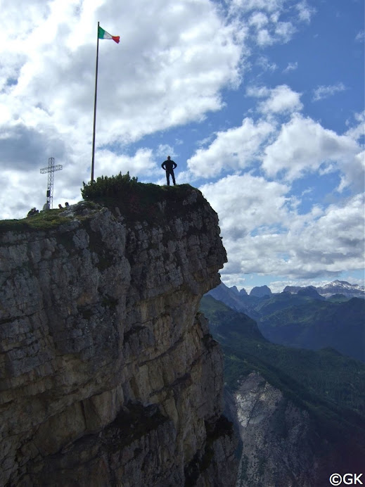 Vom Hüttengipfel Cima di Col Rean hat man einen atemberaubenden Blick!