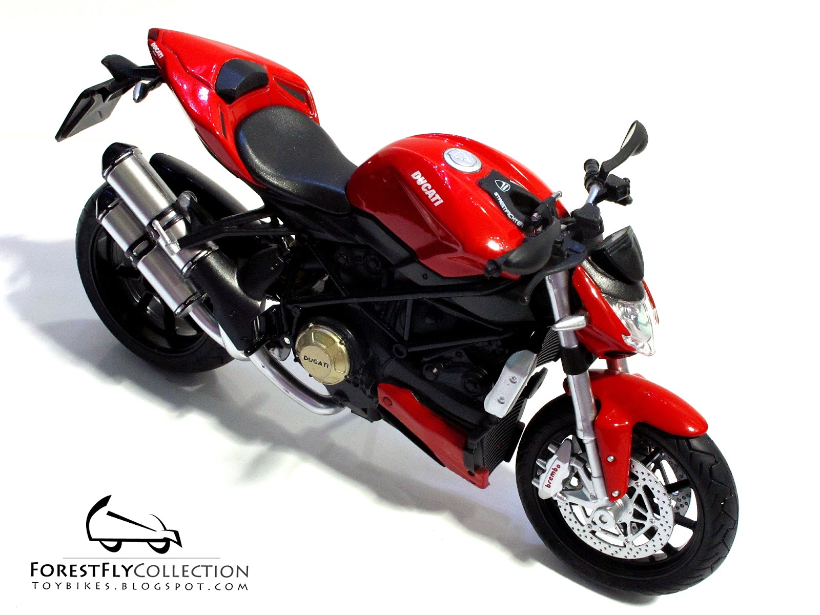 1:12 scale Ducati Street Fighter 2010