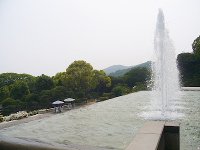 兵庫県・須磨離宮公園 王侯貴族のバラ園 噴水