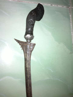 Badai Mencak Kelambit Biru: Pendatang Baru : Keris Penyalang Minang dari Jelebu Negeri Sembilan