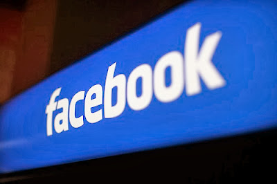 Facebook spia i messaggi privati? "Risarcisca gli utenti con 10mila dollari"