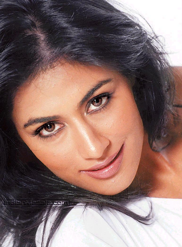 Hot actress pics: Chitrangada Singh