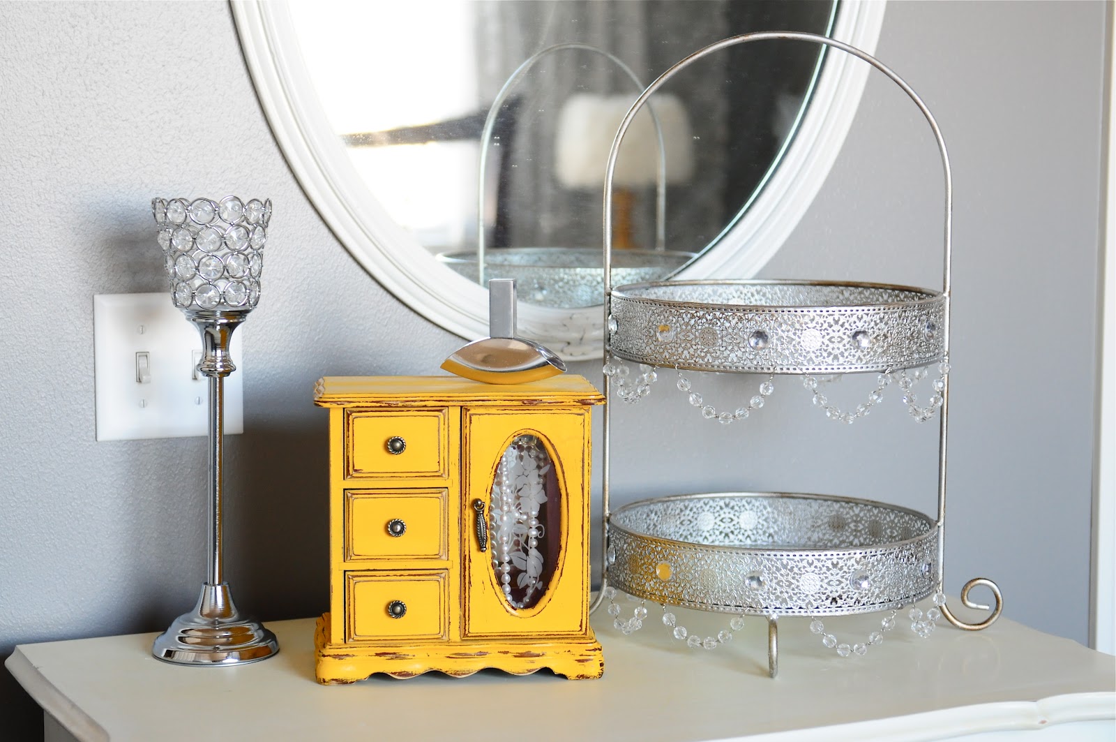 DIY Til We Die {Amanda} Jewelry Box Makeover!