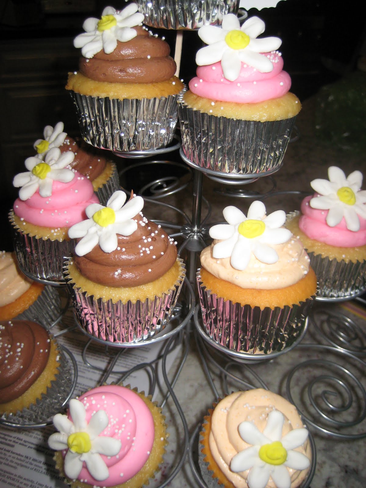 The Cake Elf Personalized Birthday Cupcakes!