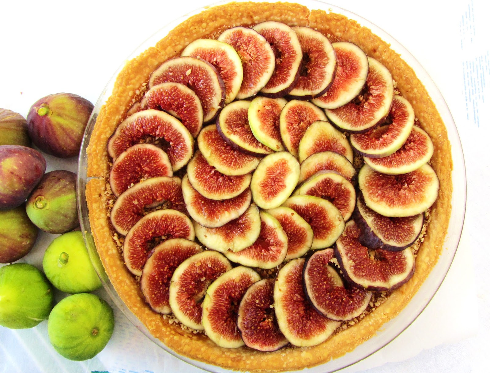 Let's eat......simple! Fresh Fig & Toasted Almonds Pie