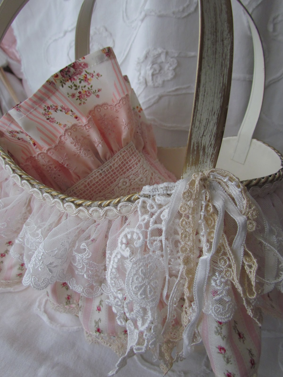 Angela Lace Guest Towels