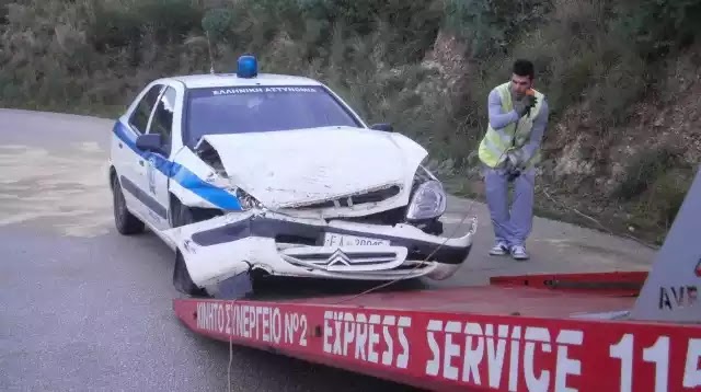Η κομμουνιστική παρακμή εχει απλωθεί πάνω απο την Ελλάδα σε ολους τους τομείς .Ακινητοποιημένα σχεδόν τα μισά περιπολικά της Ελληνικής Αστυνομίας Η κομμουνιστική παρακμή εχει απλωθεί πάνω απο την Ελλάδα σε ολους τους τομείς .Ακινητοποιημένα σχεδόν τα μισά περιπολικά της Ελληνικής Αστυνομίας