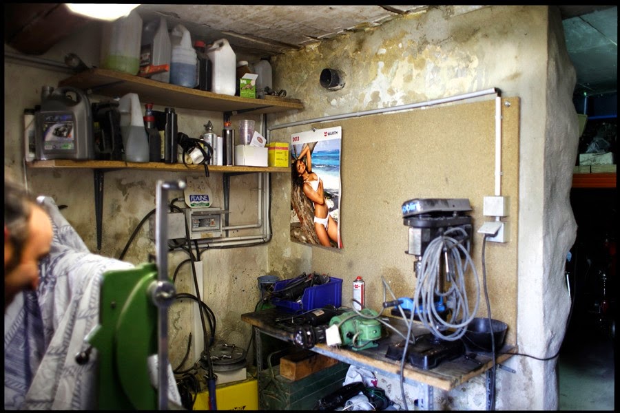 Pin Up Garage RocketGarage Cafe Racer Magazine