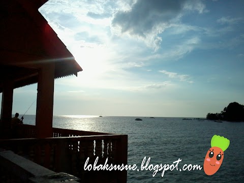 Pantai Tanjung Bidara lagi..