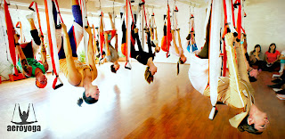 AERIAL YOGA, AEREA, YOGA AERIEN ET AYURVEDA