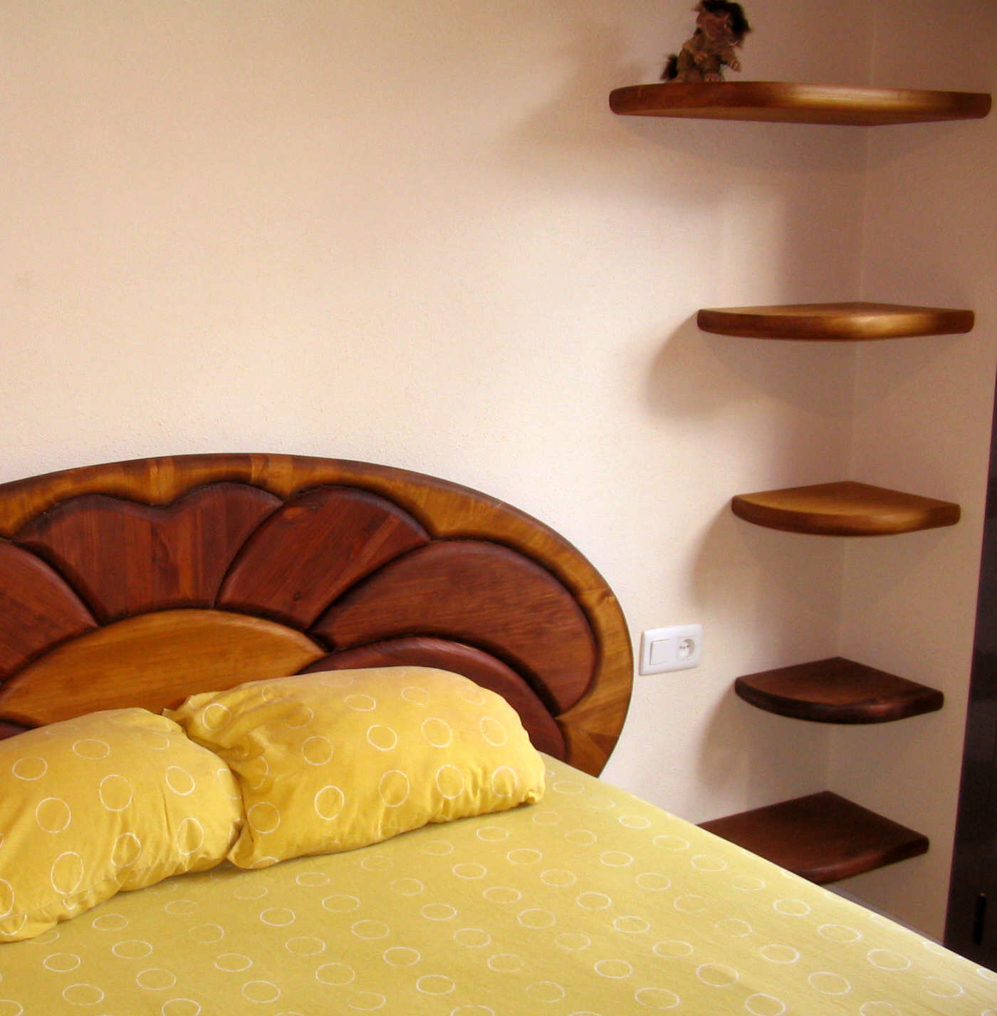 MUEBLES IBICENCOS: Muebles de madera