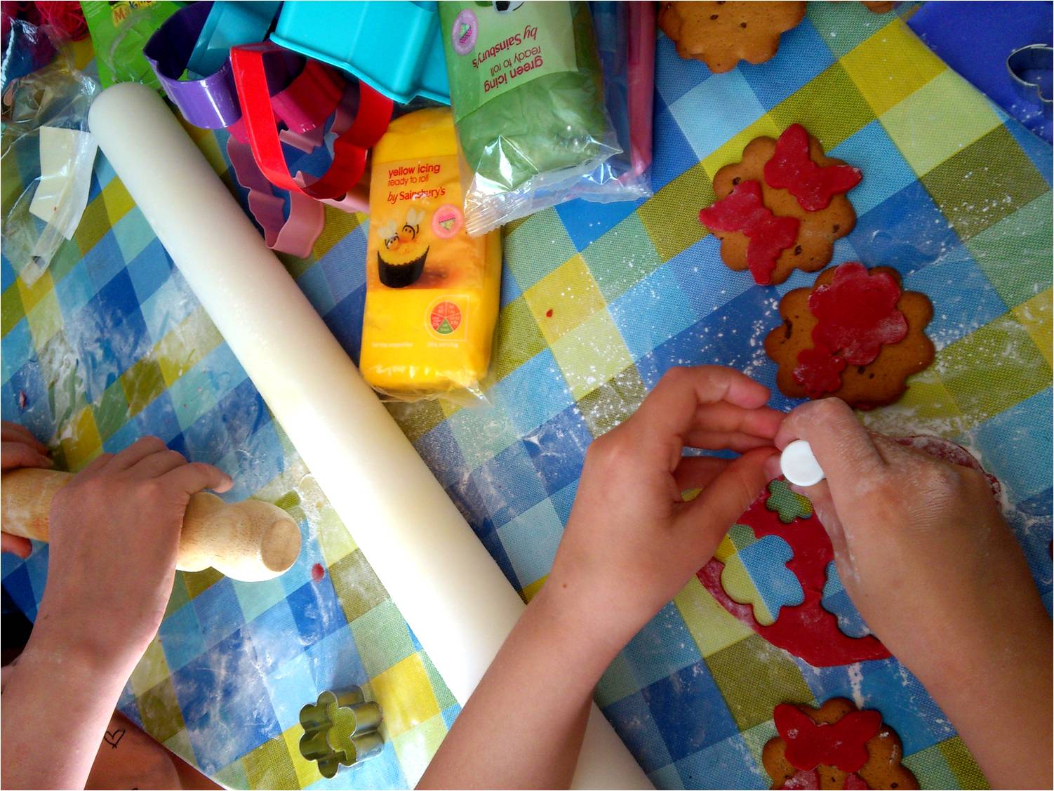 Sainsbury's Ready To Roll Icing Review Utterly Scrummy Food For Families