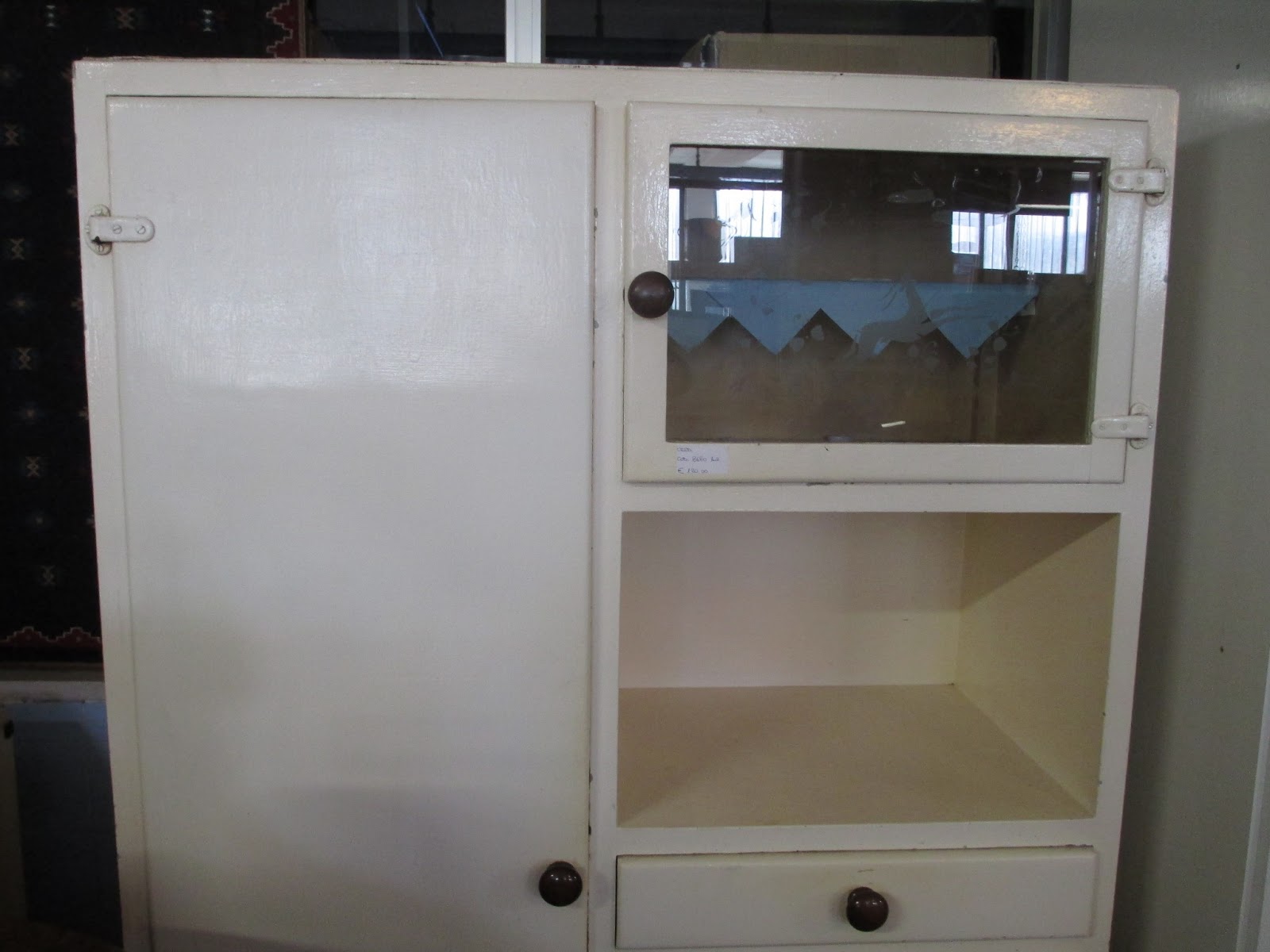 Mercatino dell'usato PORTOBELLO VINTAGE : CREDENZA CUCINA