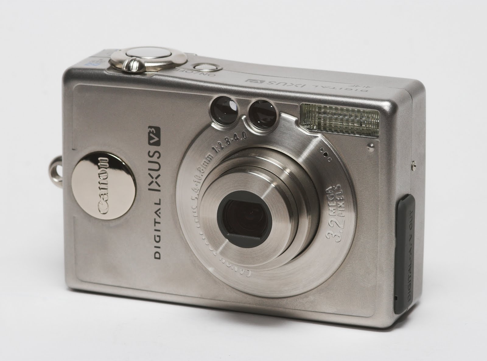 COOL WALLPAPERS: Canon Digital IXUS