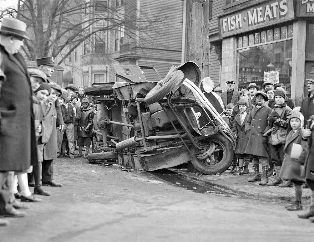 History in Photos Vintage Car Wrecks