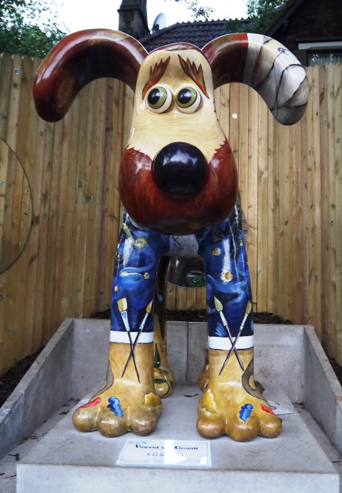duck in a dress Here a Gromit, There a Gromit...