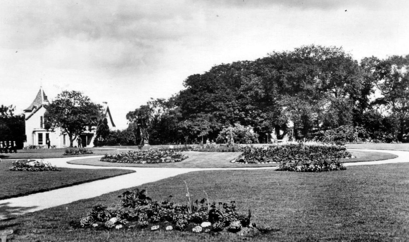 Tour Scotland Photographs Old Photograph Woodhead Park Kirkintilloch