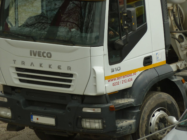 Iveco Trakker 310  6x4  Concrete Truck White