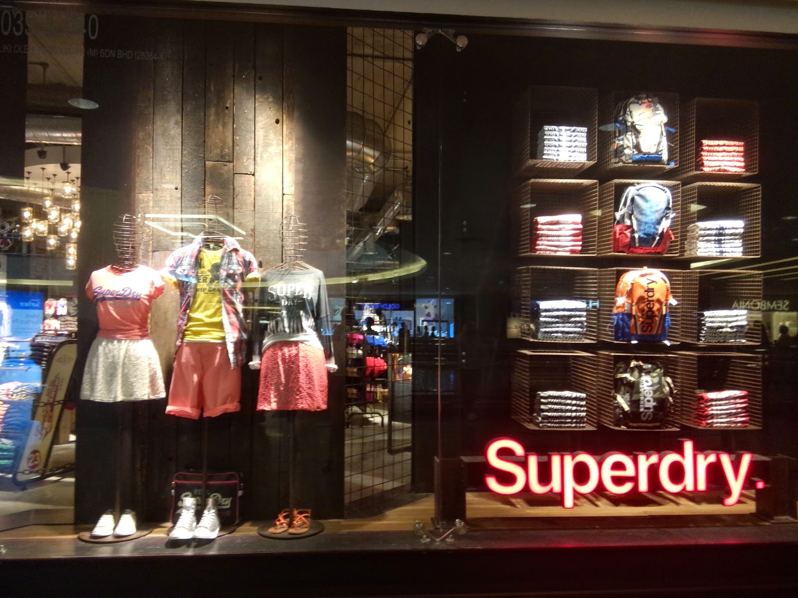 visual merchandise Store visit (Superdry)