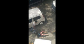 Wanita Ditinggalkan Di Tepi Jalan Selepas Dibelasah Teruk Oleh Seorang Lelaki 