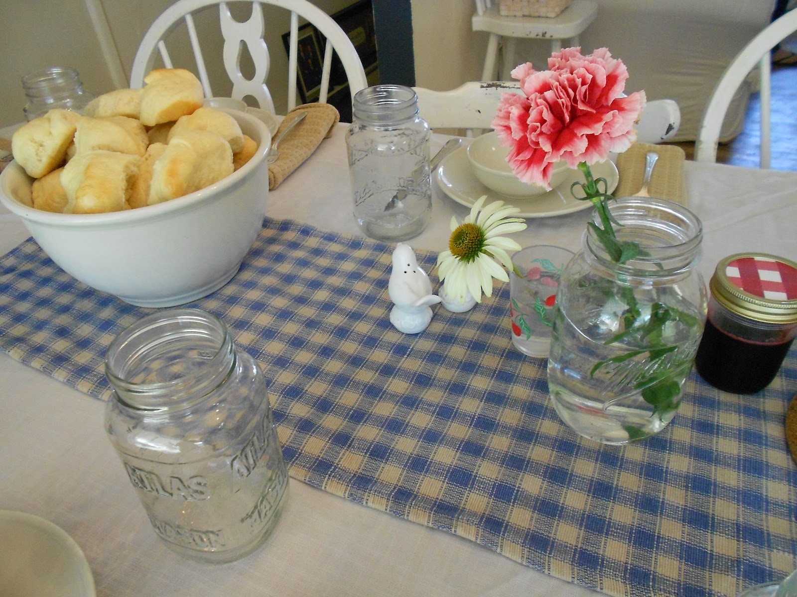 The American Homemaker Old Fashioned Family Dinner Tablescape w/Roll