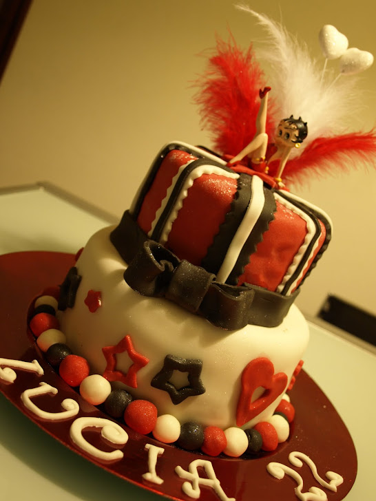 Tarta Betty Boop entera