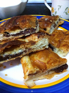 Hojaldre Relleno De Miel De Azahar Y Chocolate
