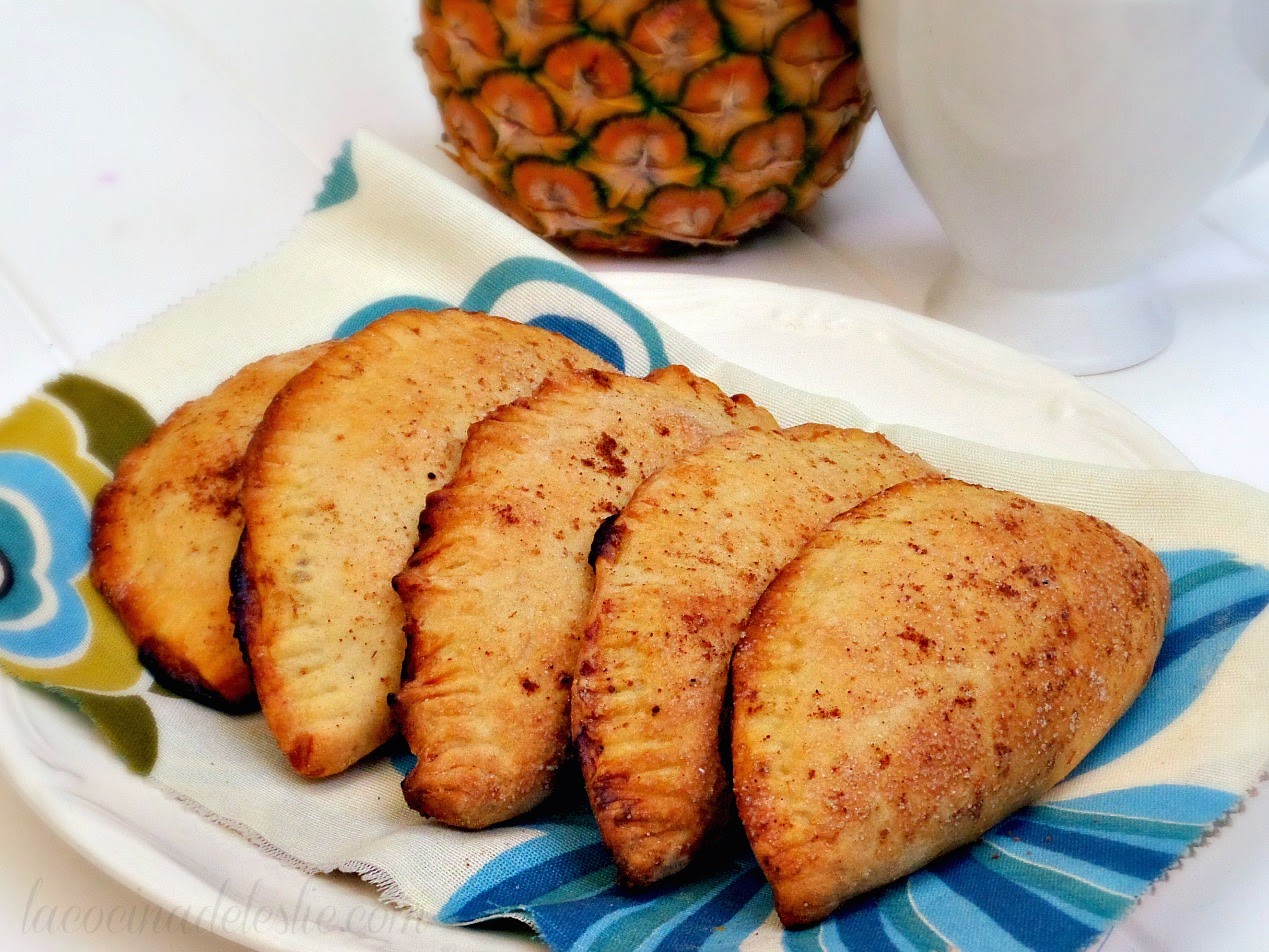 Empanadas de Piña (Pineapple Empanadas) SundaySupper La Cocina de Leslie
