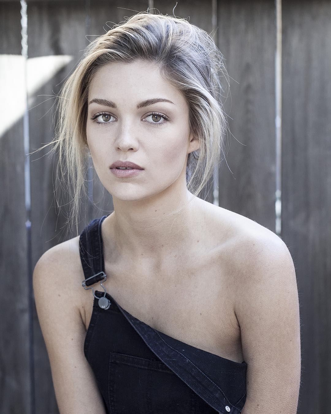 Abe's Words: Lili Simmons - Abe's Words Beauty Of The Month - November 20161080 x 1350