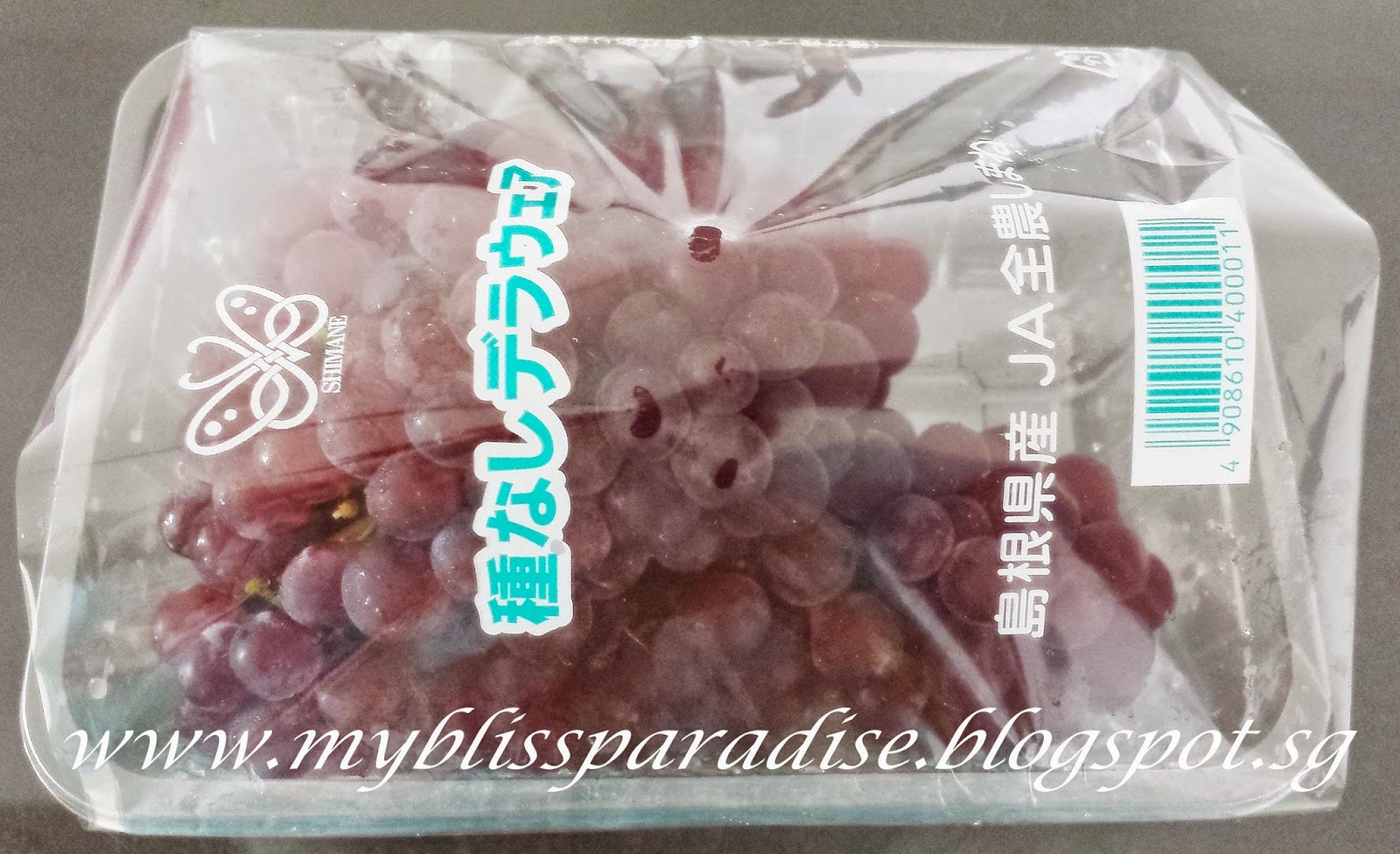 http://myblissparadise.blogspot.sg/2014/06/japan-grapes-qoo-03-jun-14.html
