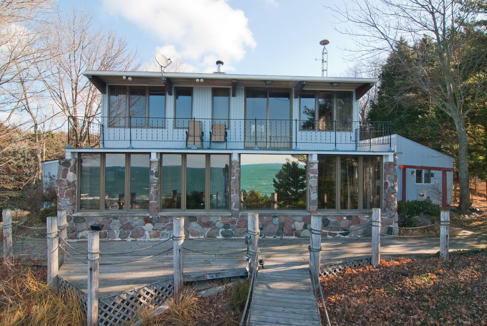 WaterfrontLuxuryHomes 5707 Lakeshore Dr West Olive, MI 49460