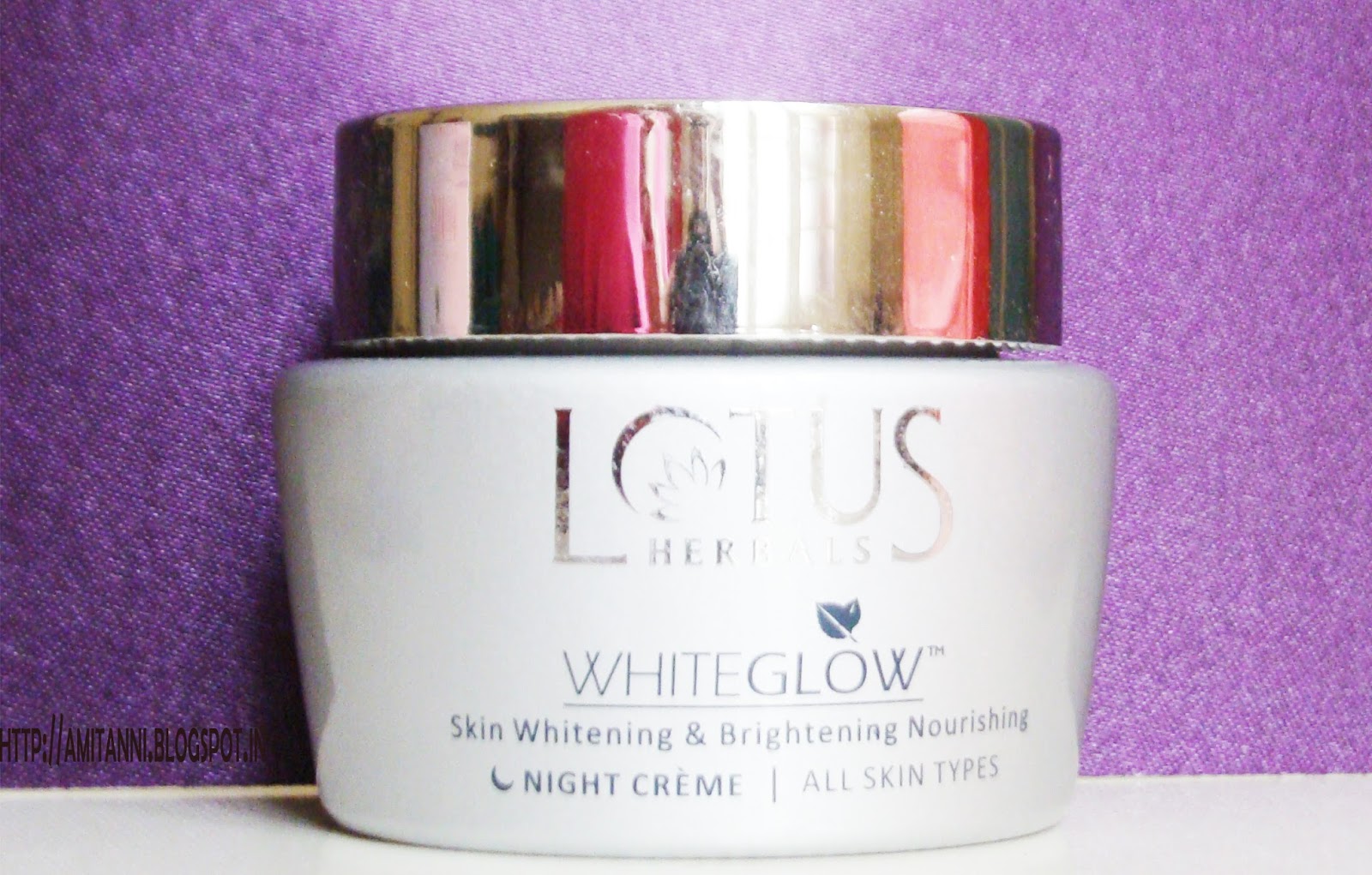 Review // Lotus White Glow skin whitening & Brightening Nourishing