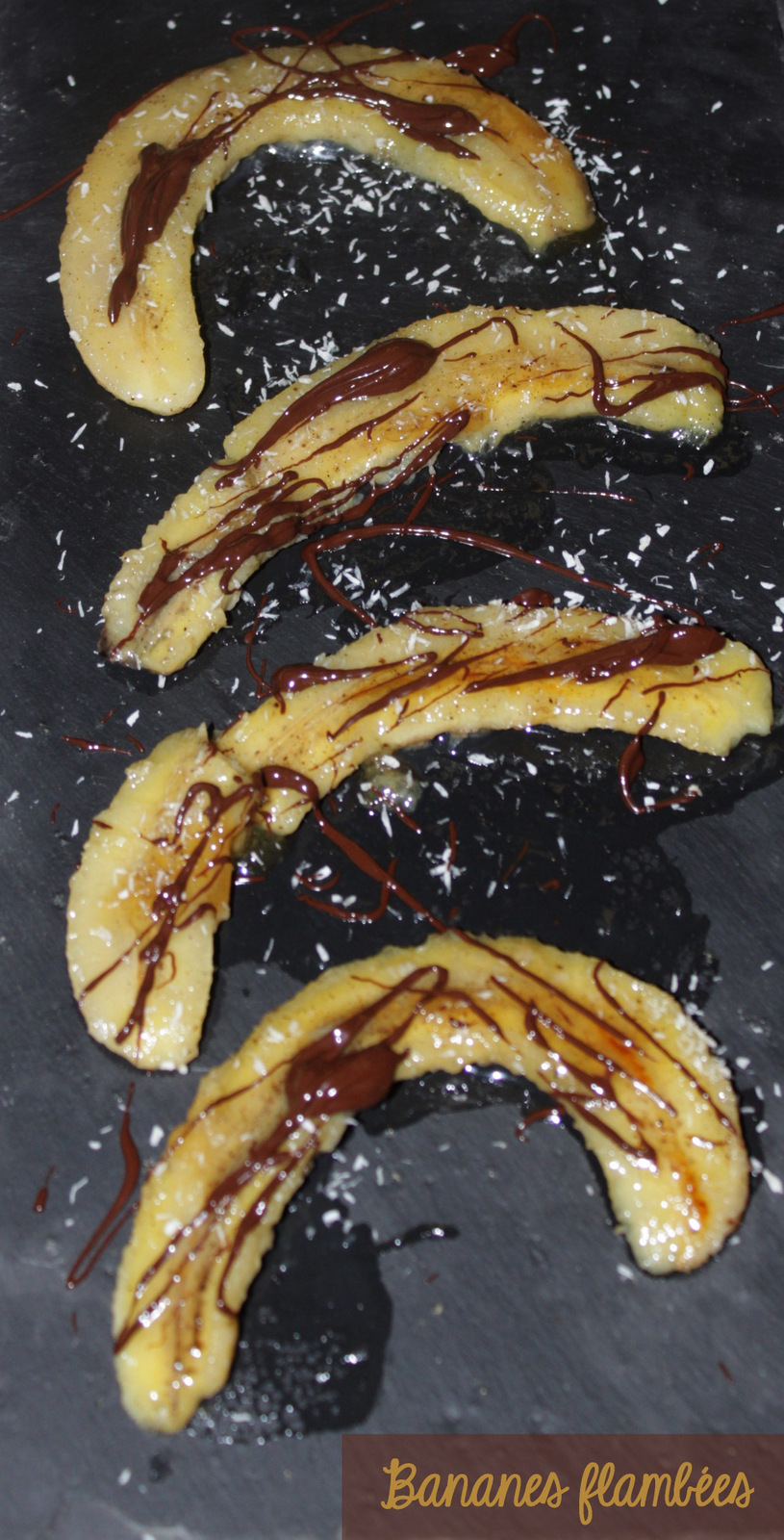 J'ai tout mangé le chocolat Bananes flambées chocolat et noix de coco