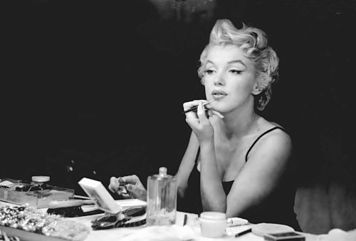 Perfume Shrine: Marilyn Monroe and the Unknown Perfume She Favored