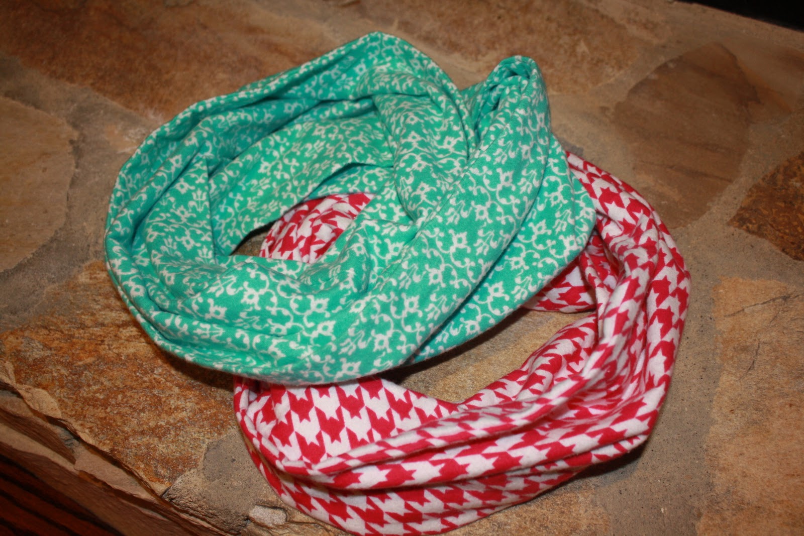 Muscle Mama Tutorial Circle Scarf for Beginners