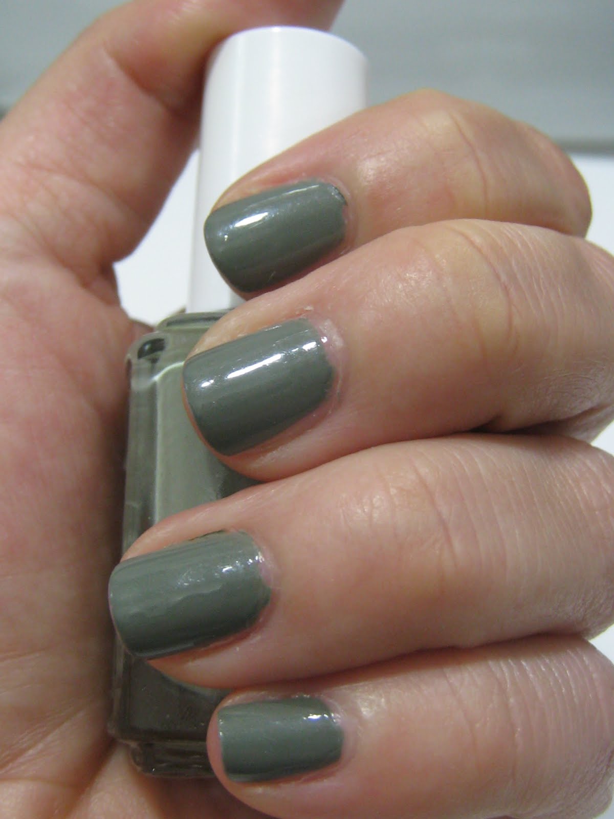 Beauty Blog: Essie Sew Psyched
