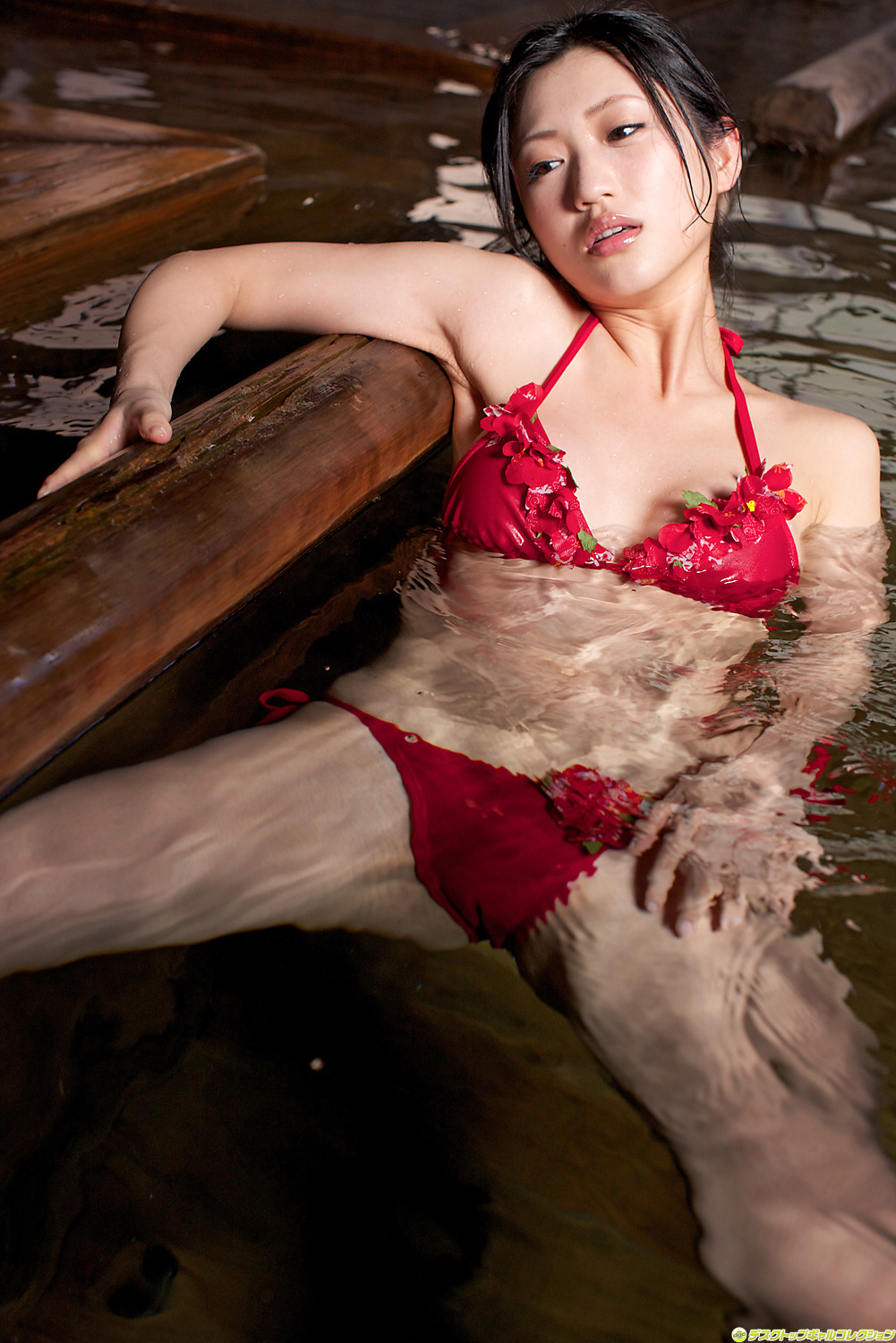 Mitsu Dan Japanese Gravure Idol Sexy Red Swimsuit Playing Water In Bath Roo...