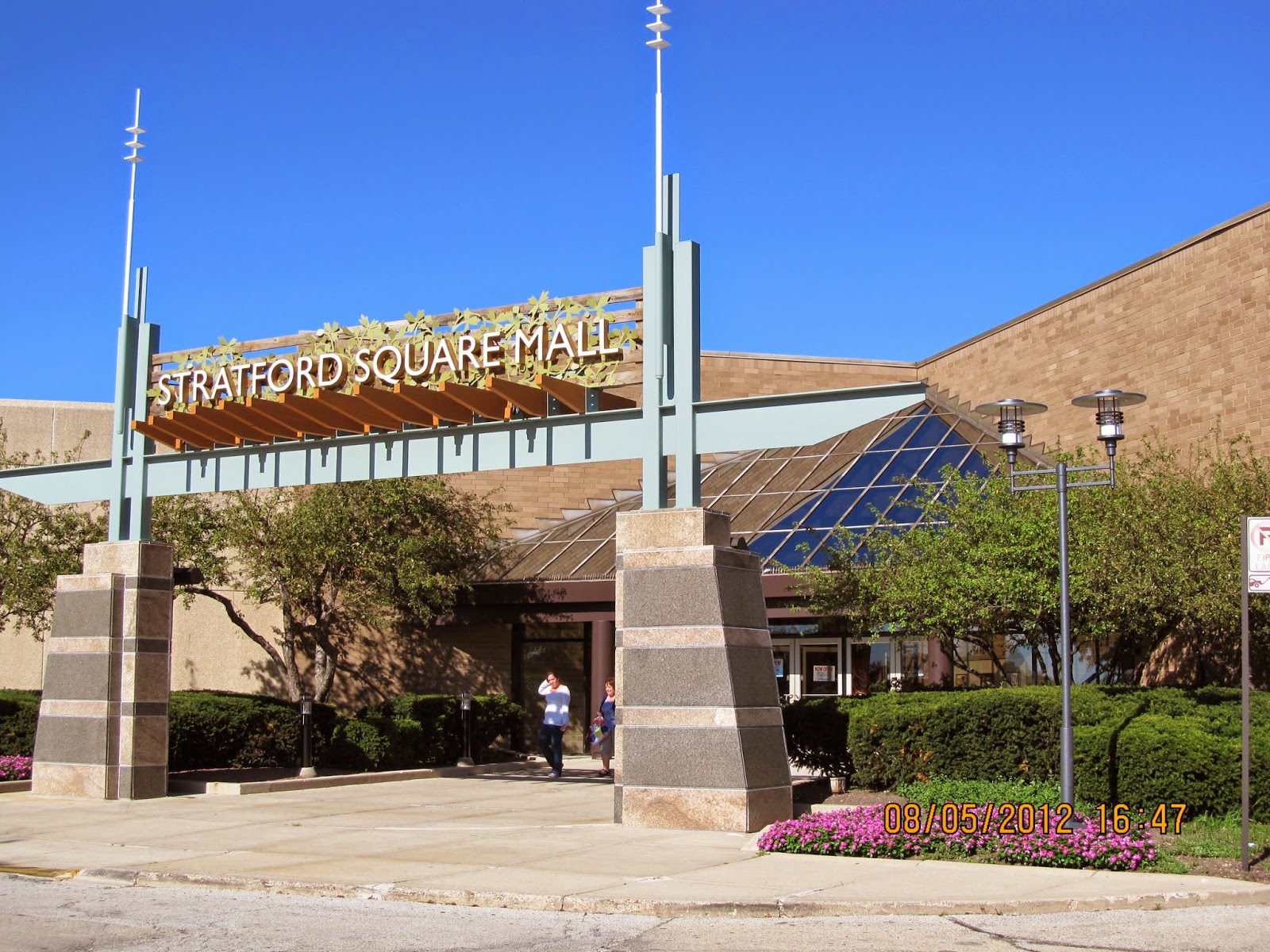 Bloomingdale's Factory Outlet