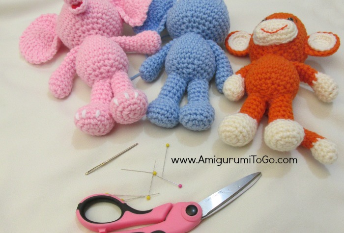 Sewing Amigurumi Legs ~ Amigurumi To Go