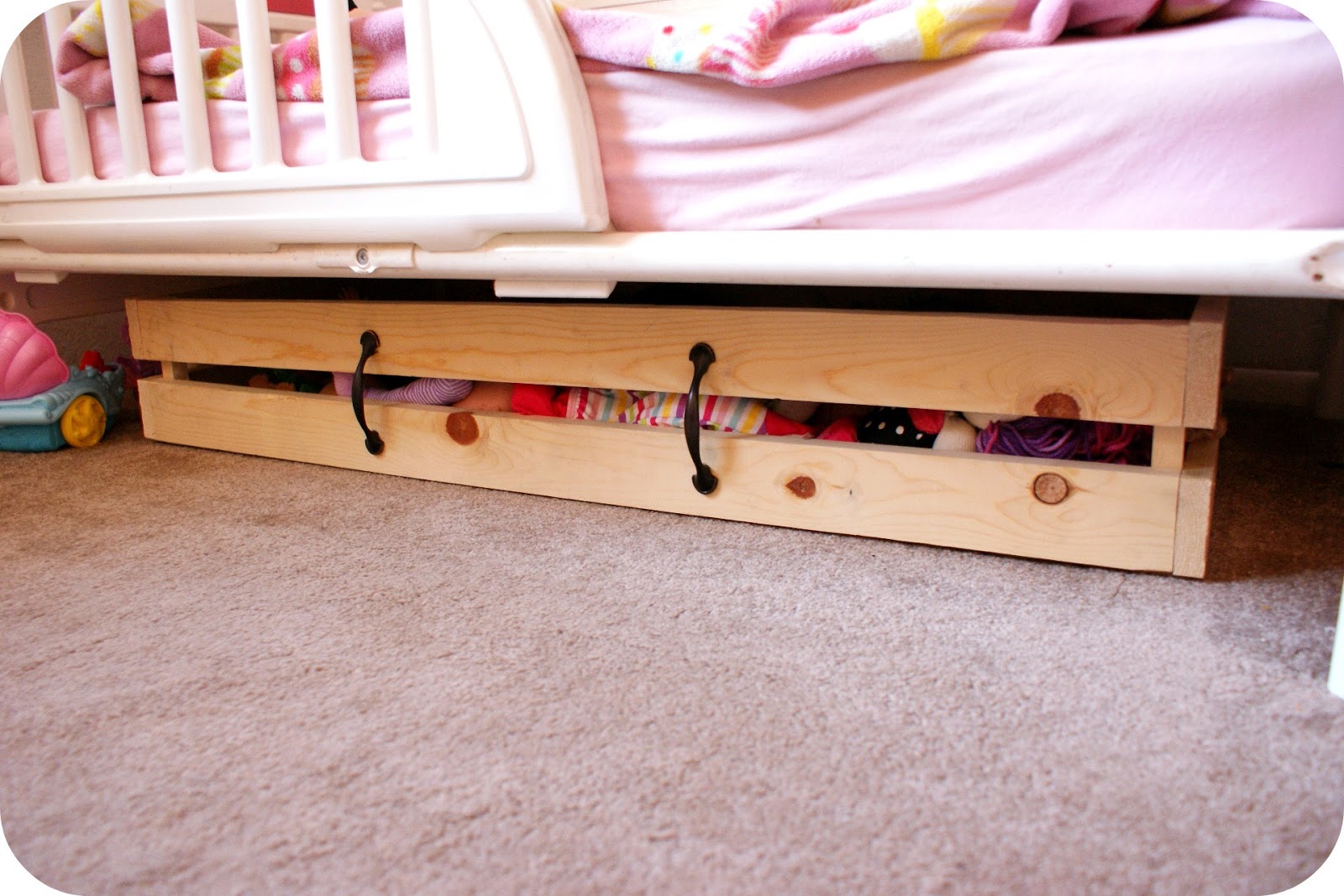 I Heart My Glue Gun DIY Doll Storage