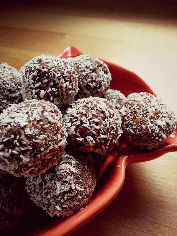 Raw Vegan Chocolate Fruit Balls PaisleyJade
