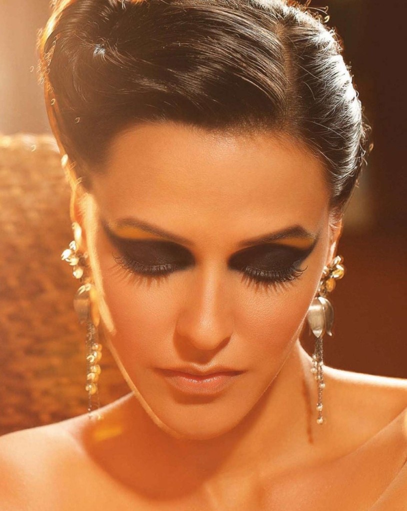 Neha+dhupia+kissing+abhay+deol