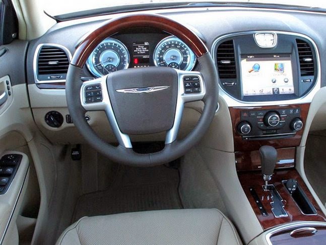 Chrysler 2015 Chrysler 300 Interior Space