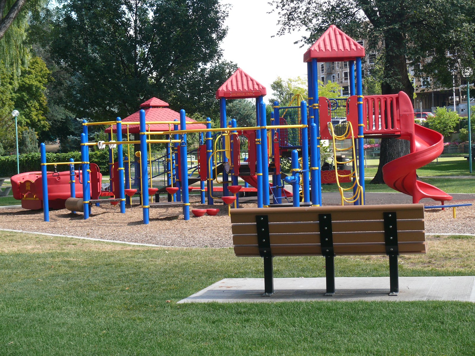 Busy Mama PLAYGROUND REVIEW RIVERSIDE PARK PART 1