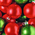 Wallpapers de Navidad - Feliz Navidad - Esferas navideñas verdes y rojas 