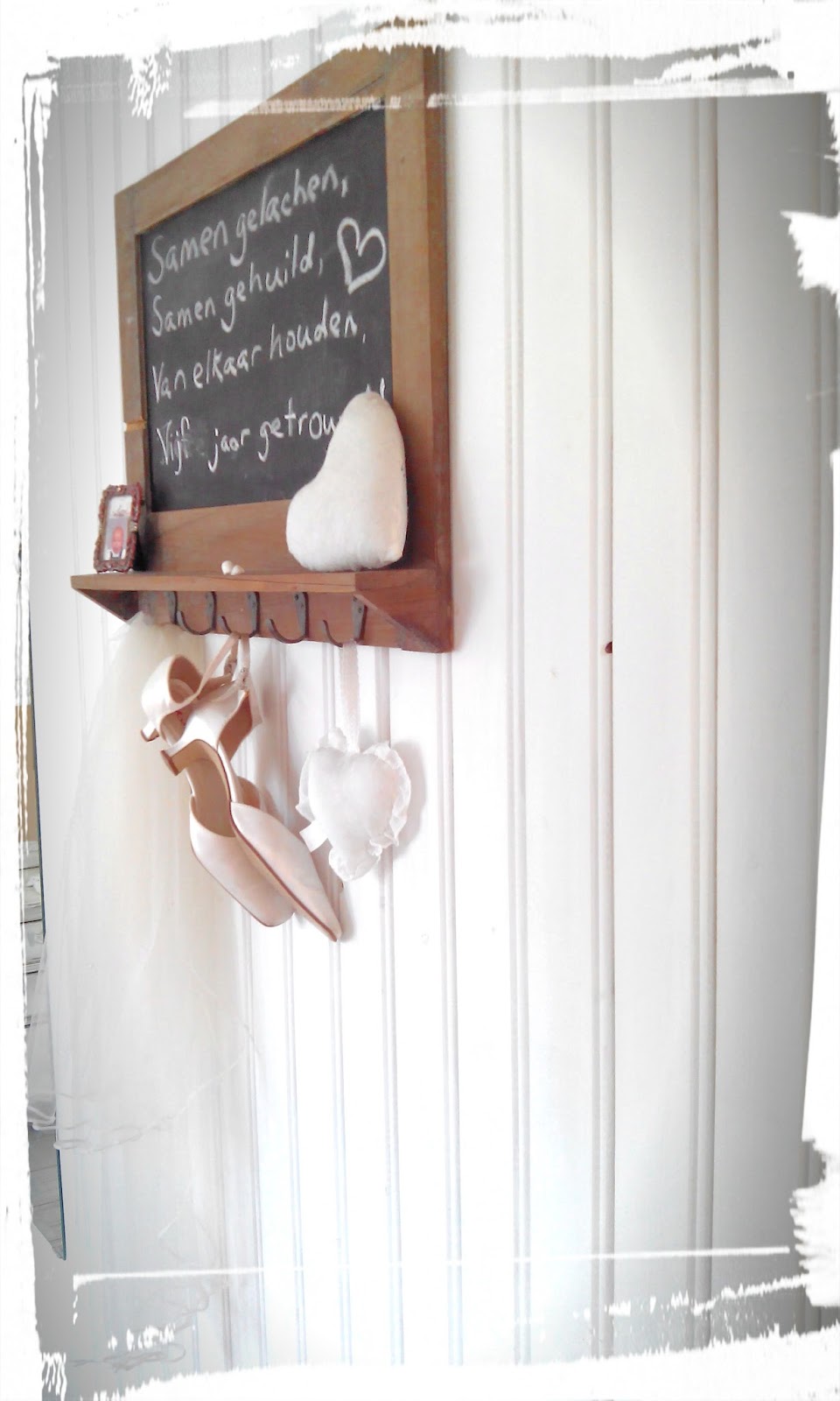 La maison crook: our shabby chic bedroom