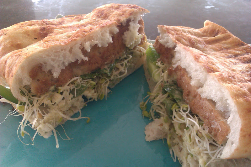 Vegan Miss It's the Bee's Knees, Daddy! Vegan Chicago Review of