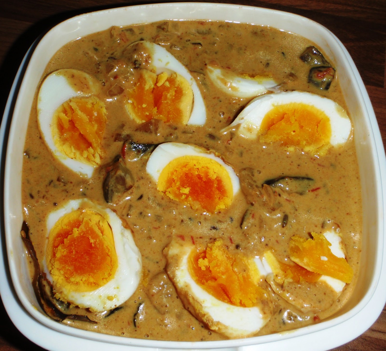 Friends & Foodies Forever Egg Curry with Brinjal