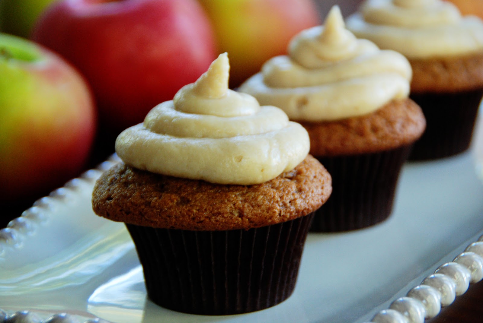 Applesauce Spice Cupcakes with Brown Sugar Cream Cheese Frosting Applesauce Spice Cupcakes with Brown Sugar Cream Cheese Frosting