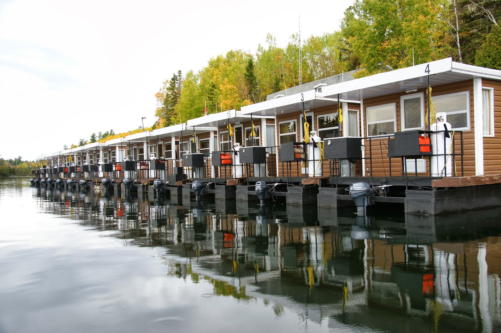 Can that actually move this houseboat? Leisure Island Houseboats